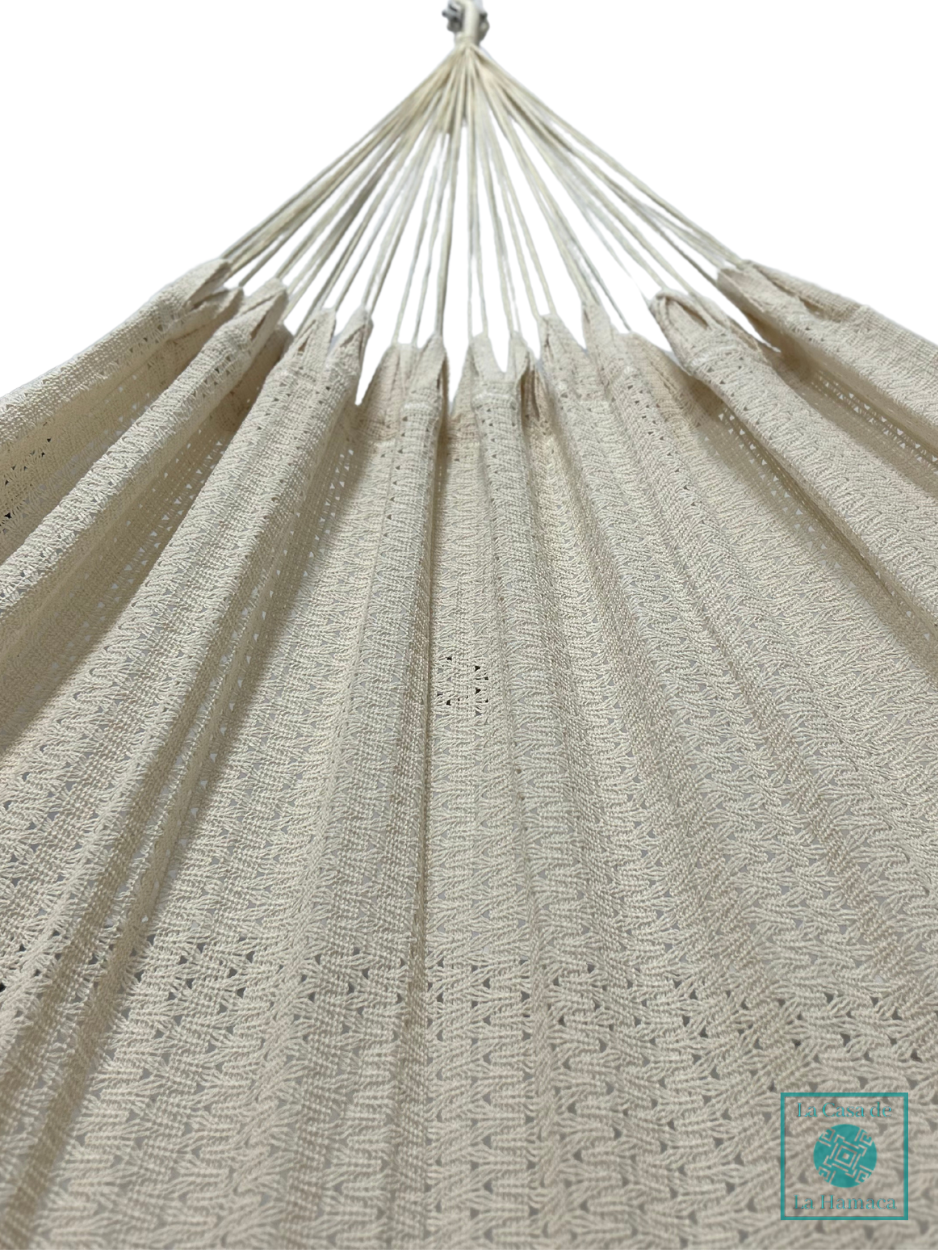 Hamaca Artesanal de Algodón Beige