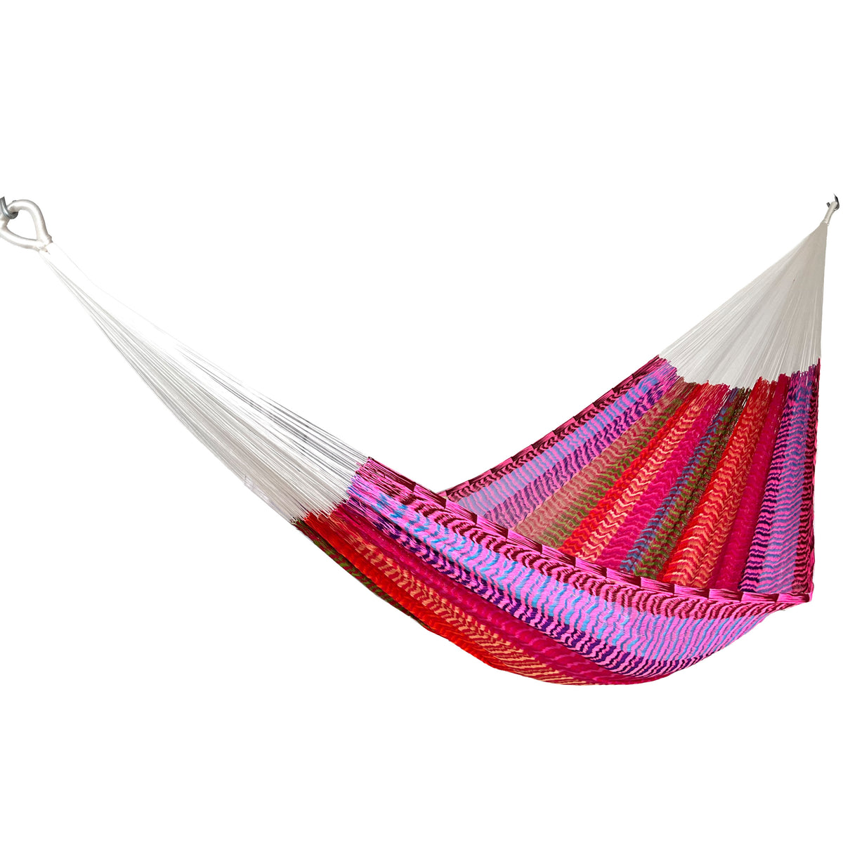 Hamaca artesanal Yucateca de nylon colorida colgada y abierta