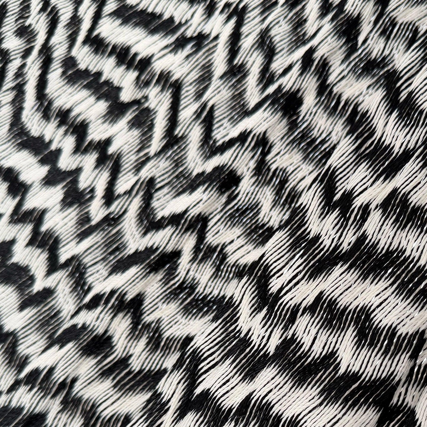 Detalle del tejido de nylon de la hamaca artesanal Yucateca negro y blanco