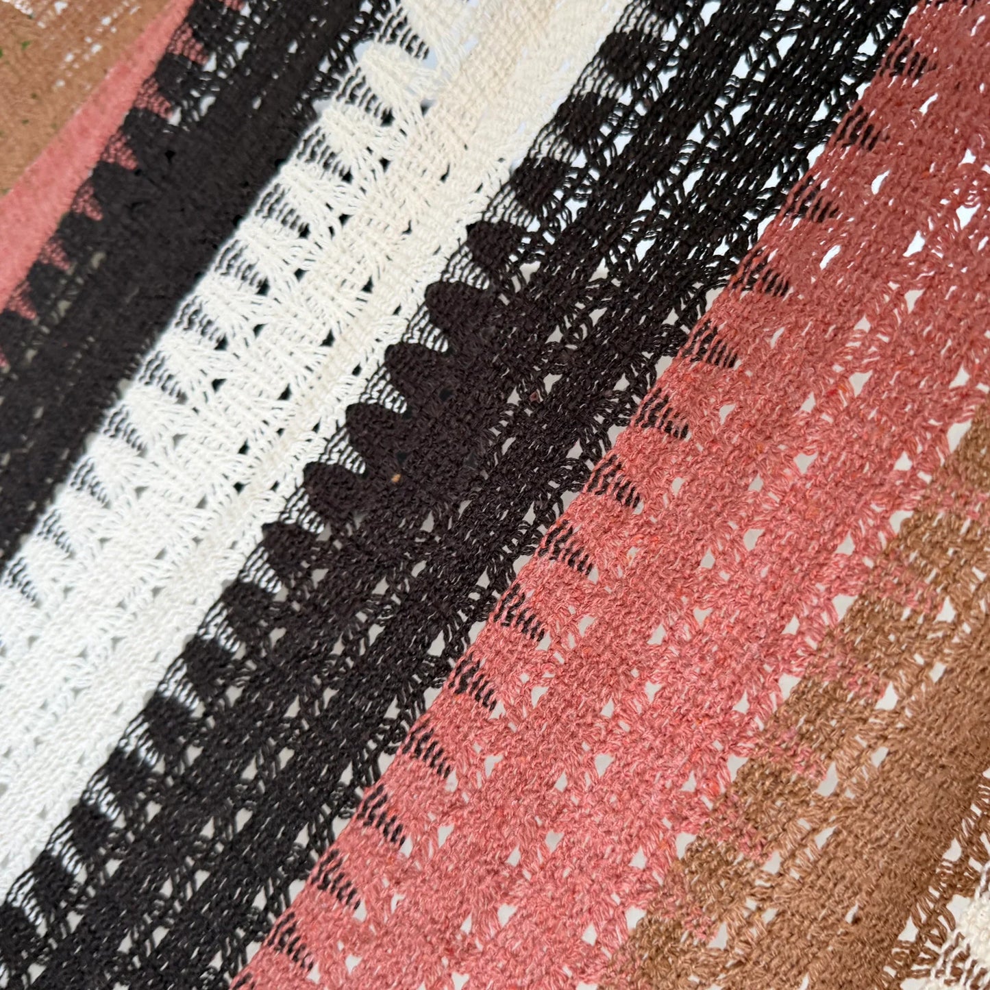 Detalle del tejido de la hamaca Mexicana color mocaccino café
