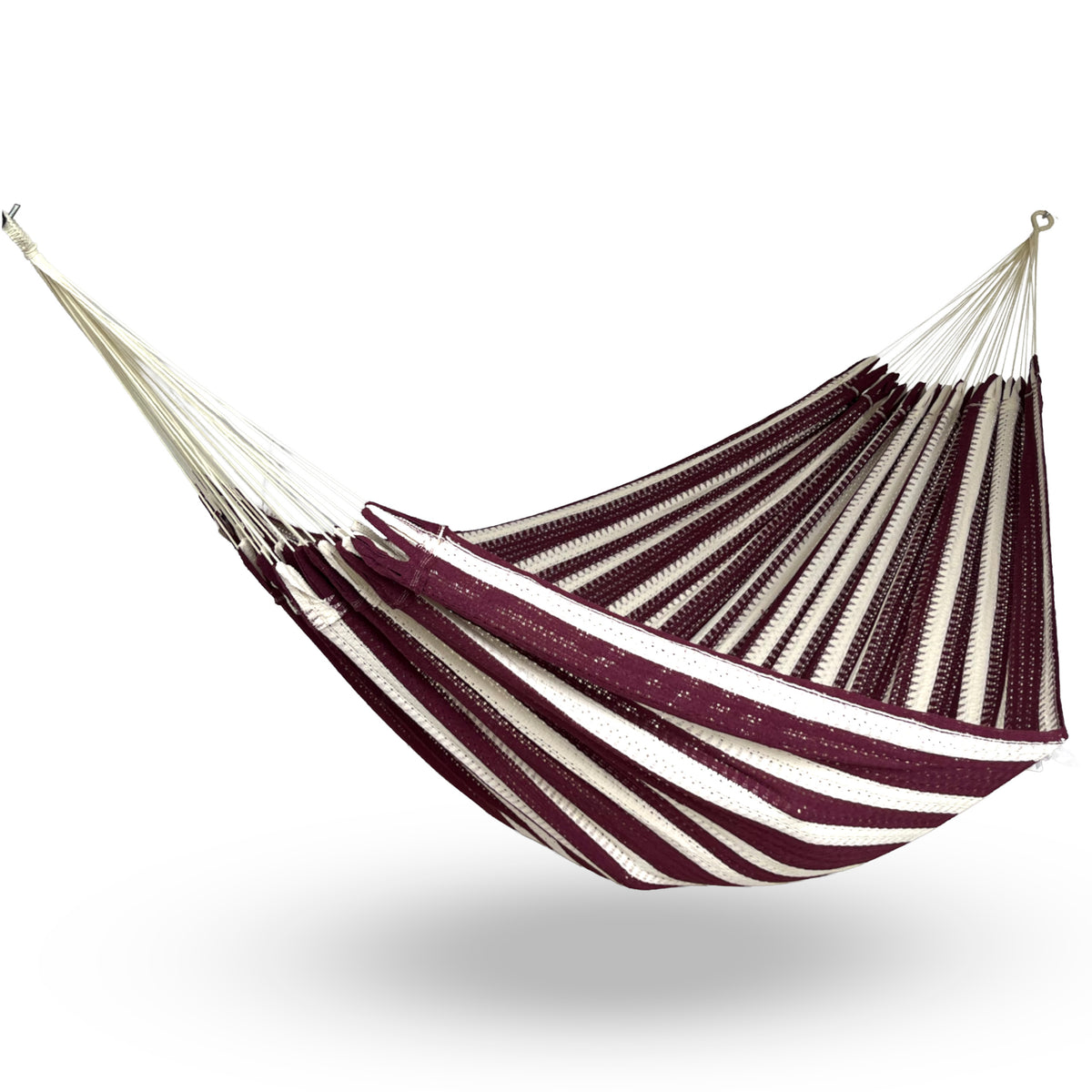 Hamaca mexicana de algodón tamaño king size color rojo vino colgada y abierta