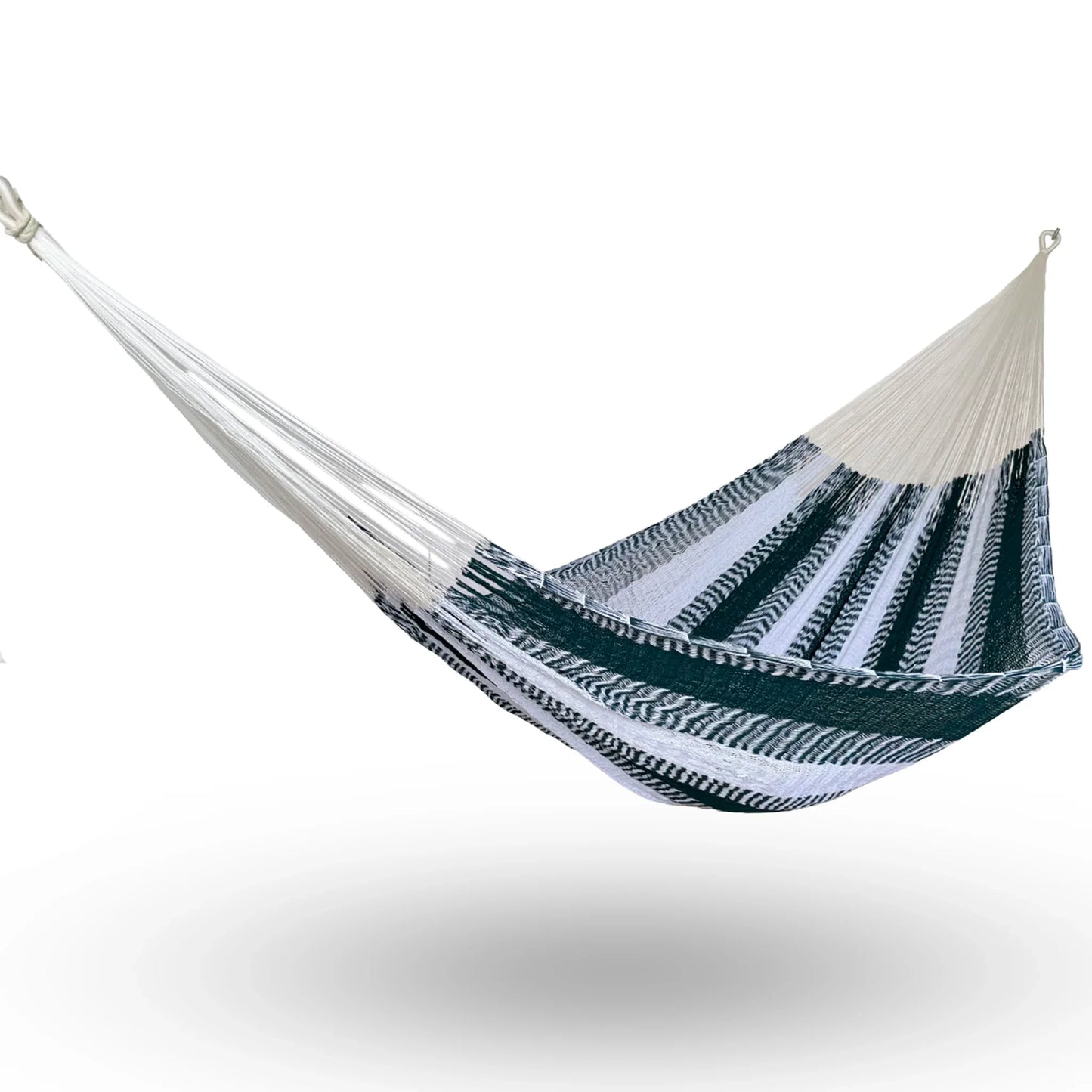 Hamaca Yucateca artesanal de algodón suave modelo Azul Petróleo y Blanco colgada y abierta