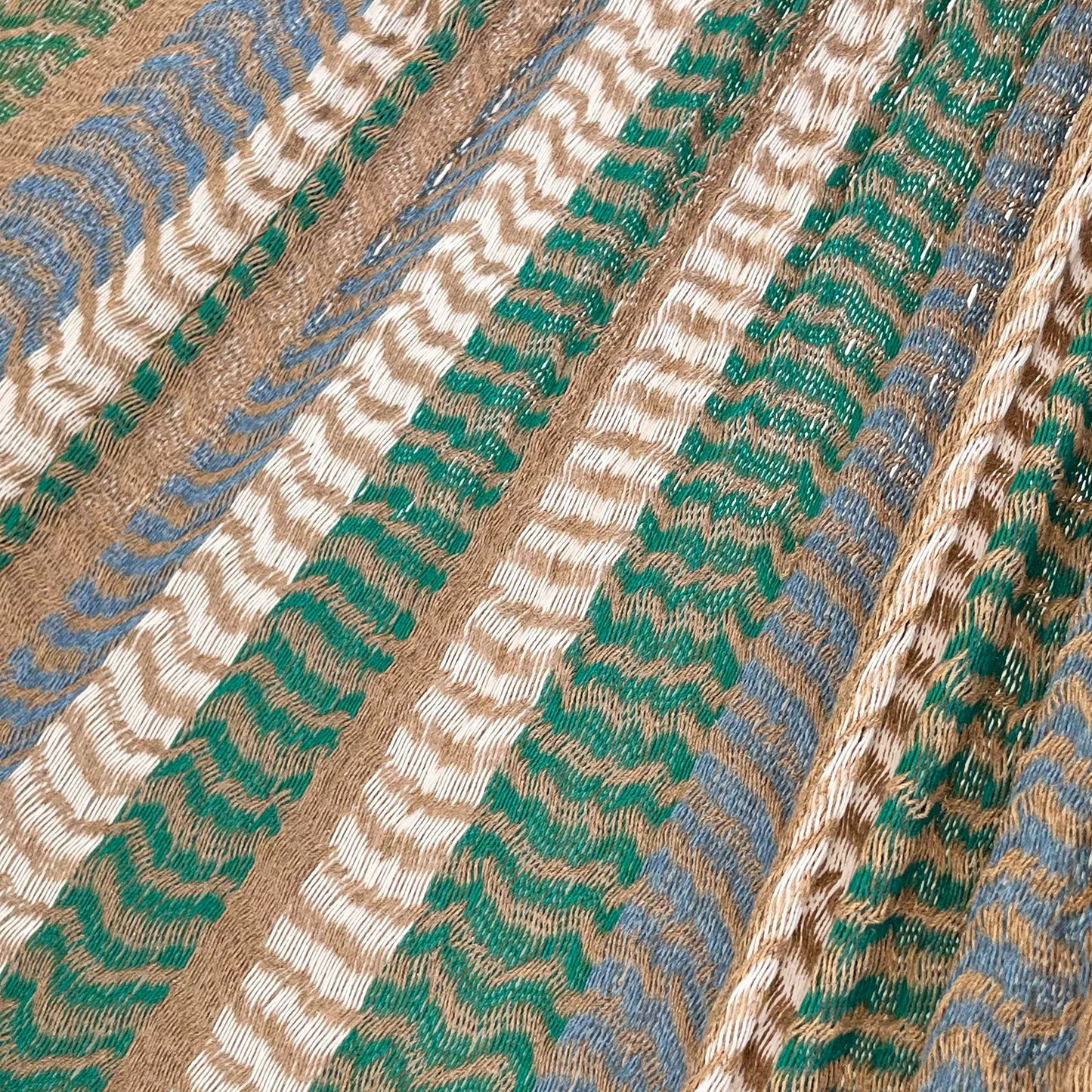 Detalle del tejido de algodón suave de la hamaca Yucateca artesanal dorado
