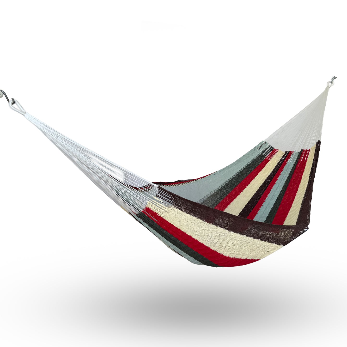 Hamaca Yucateca artesanal de algodón suave multicolor colgada y abierta