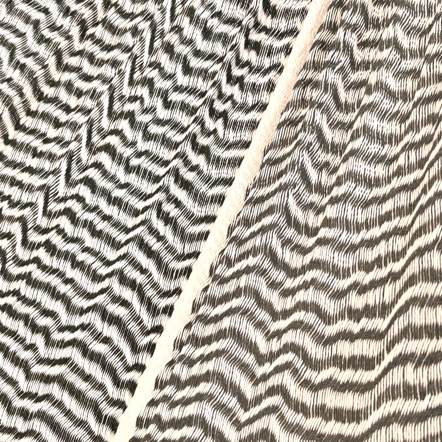 Detalle del tejido de algodón suave de la hamaca Yucateca artesanal verde y beige