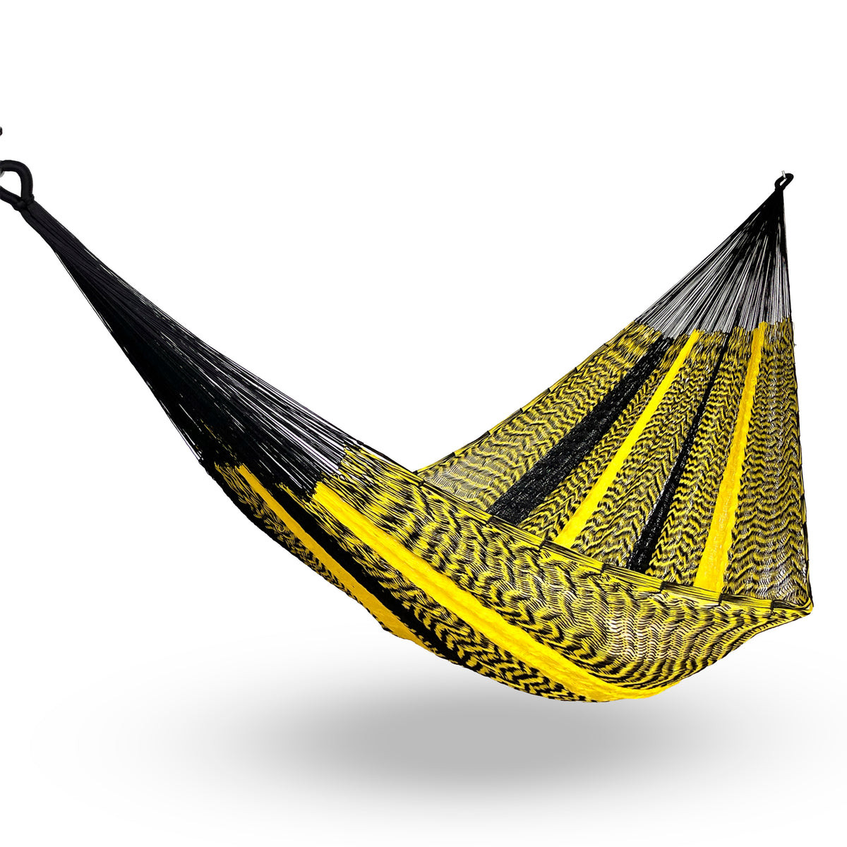 Hamaca Yucateca artesanal de nylon hilo 18 color amarillo colgada y abierta