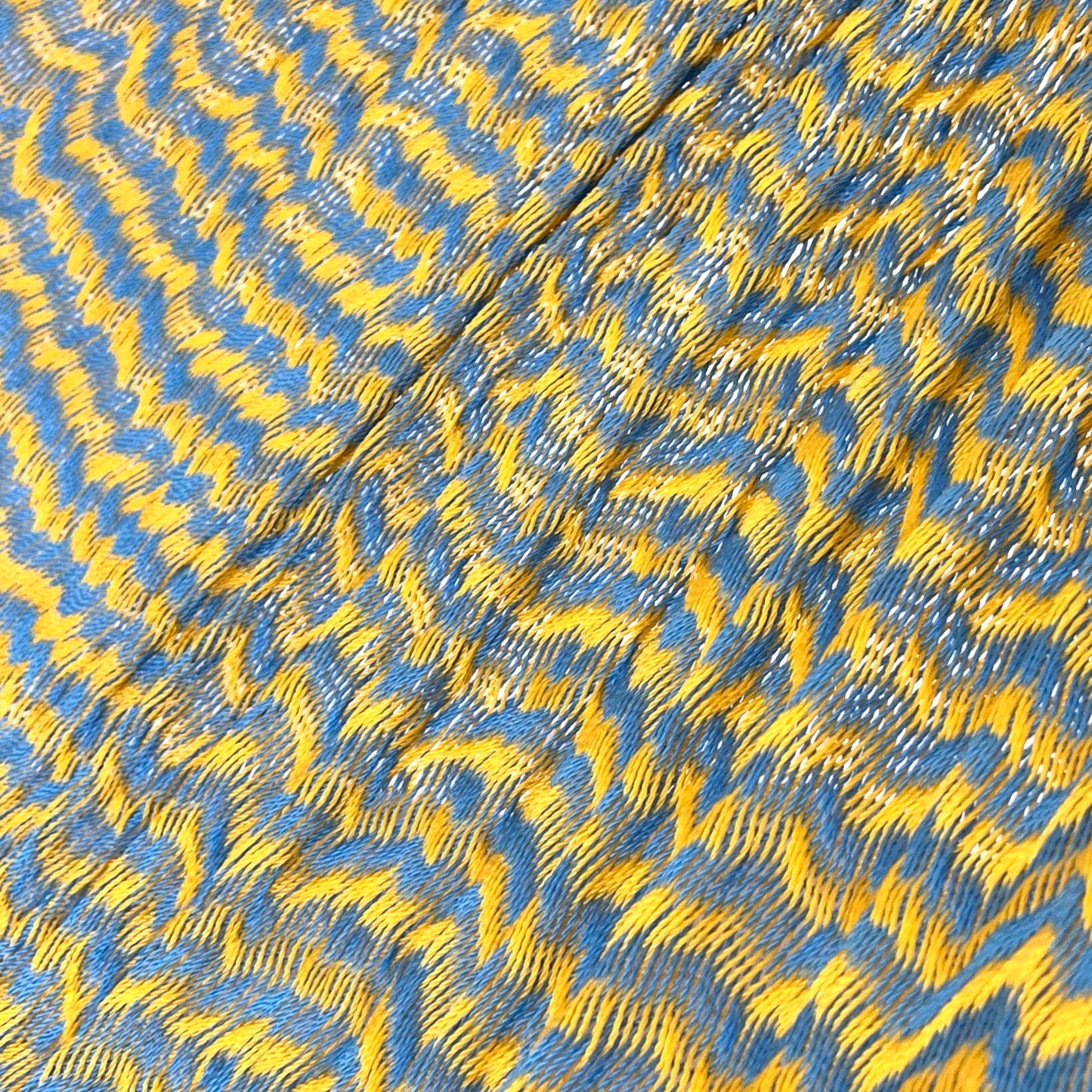 Detalle del tejido de nylon hilo 18 de la hamaca Yucateca artesanal amarillo y azul