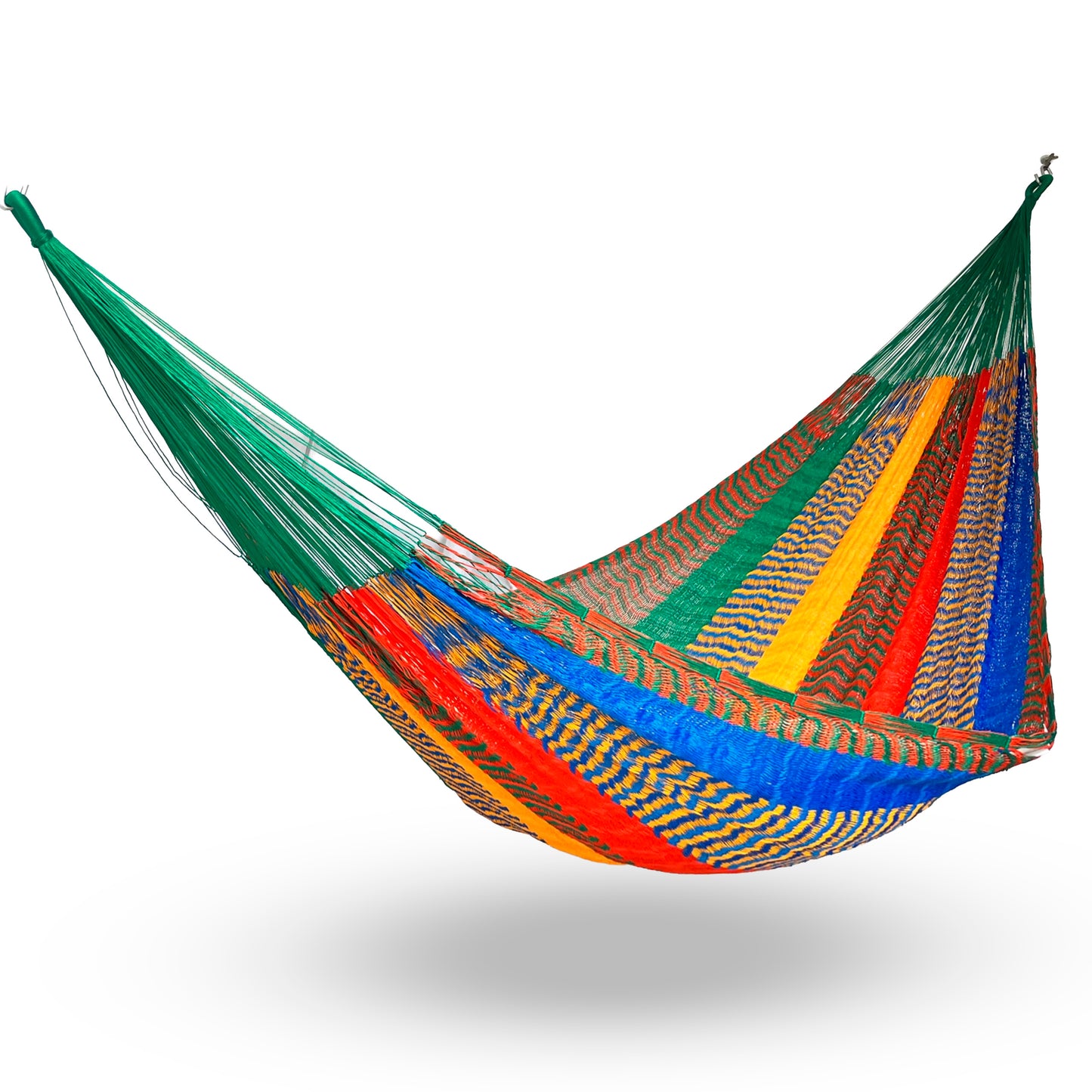 Hamaca Yucateca artesanal de nylon hilo 18 arcoíris colgada y abierta