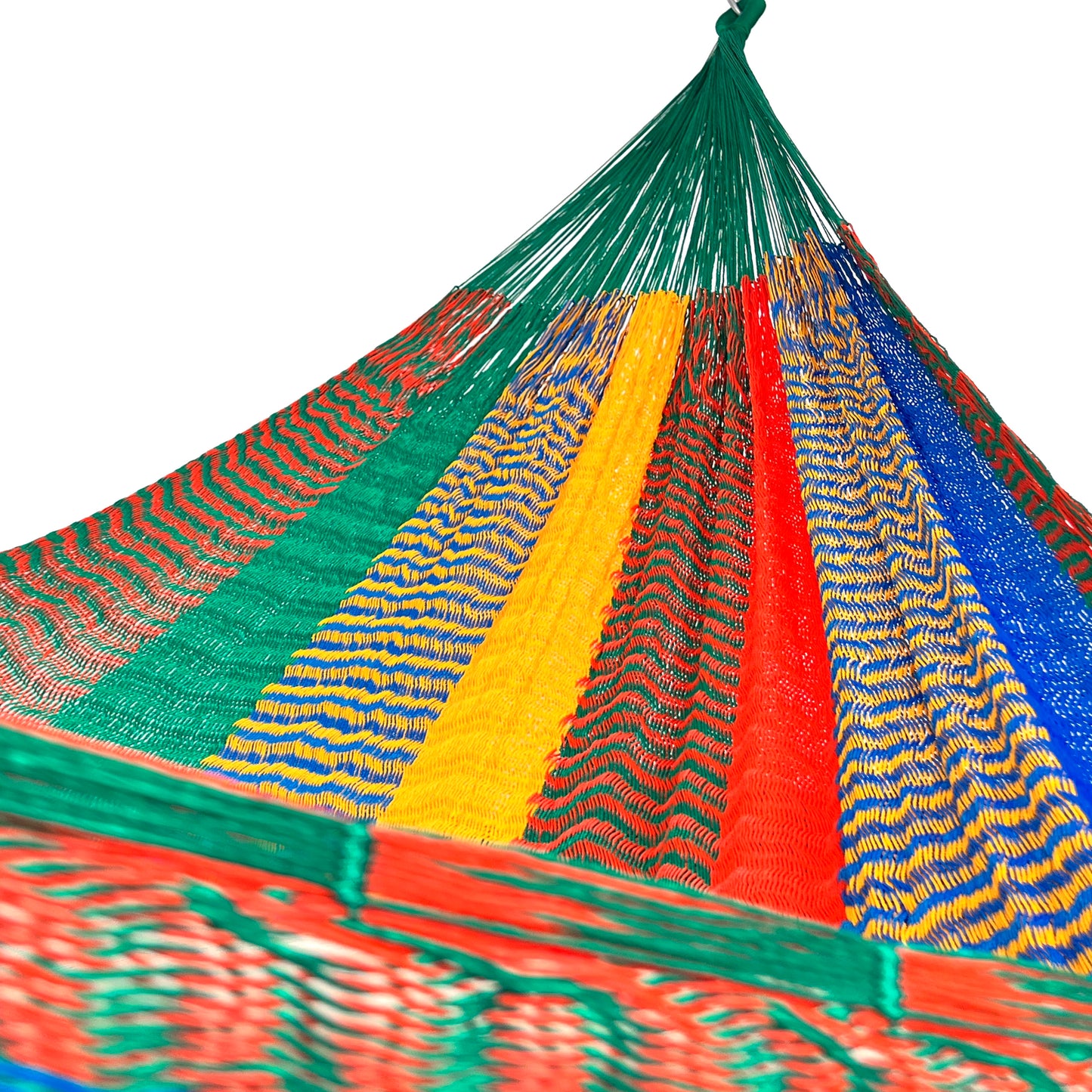 Interior mostrando brazo y tejido de hamaca Yucateca artesanal de nylon hilo 18 arcoíris