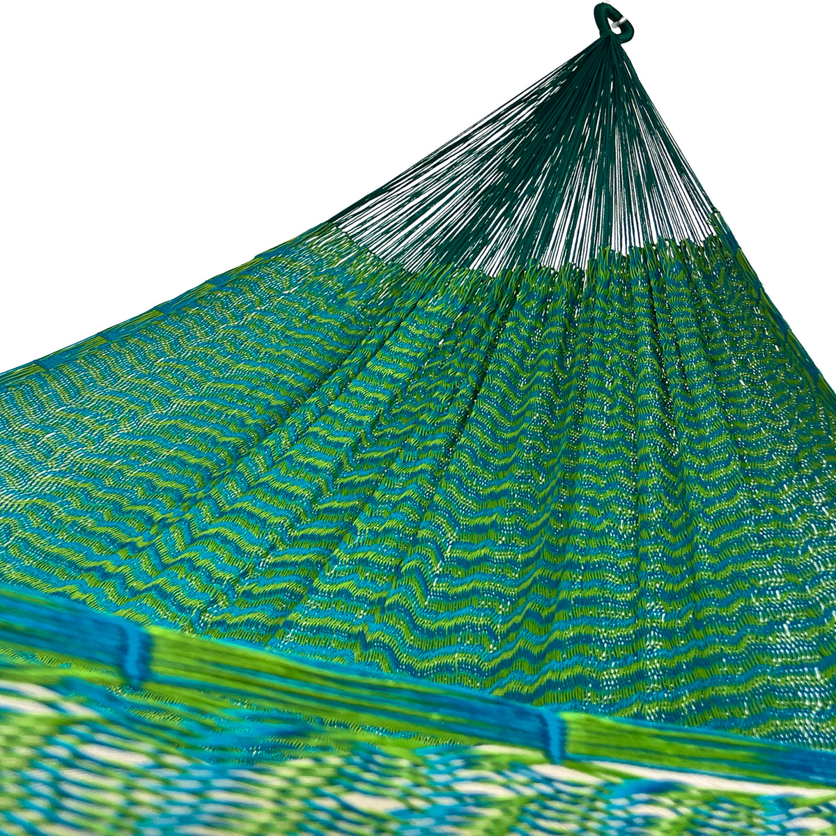 Interior mostrando brazo y tejido de hamaca Yucateca artesanal de nylon hilo 18 color azul petróleo y verde