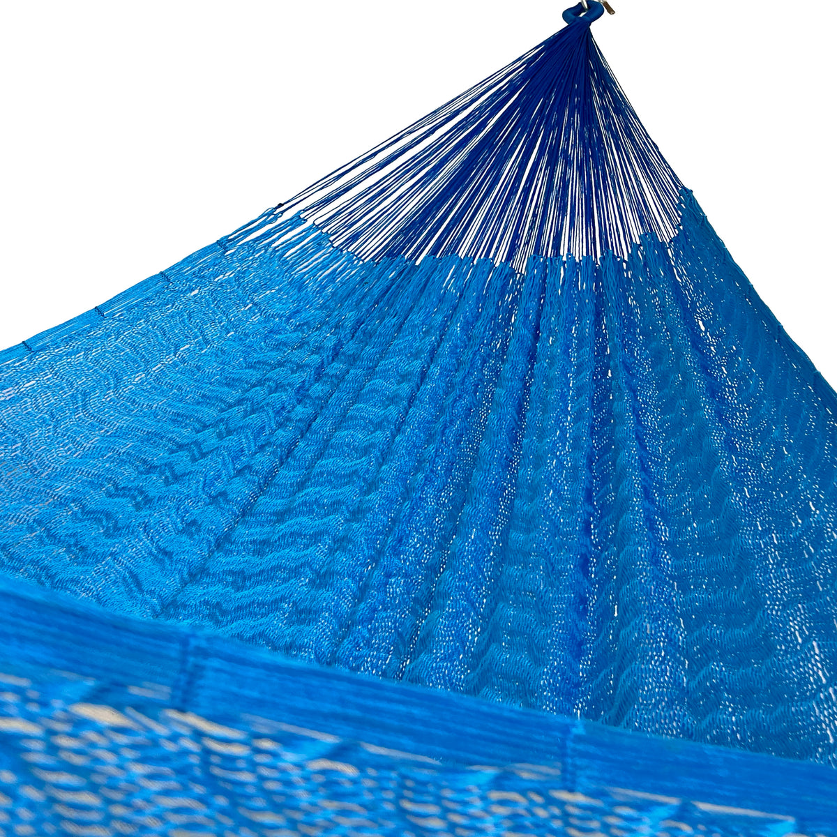 Interior mostrando brazo y tejido de hamaca Yucateca artesanal de nylon hilo 18 color azul