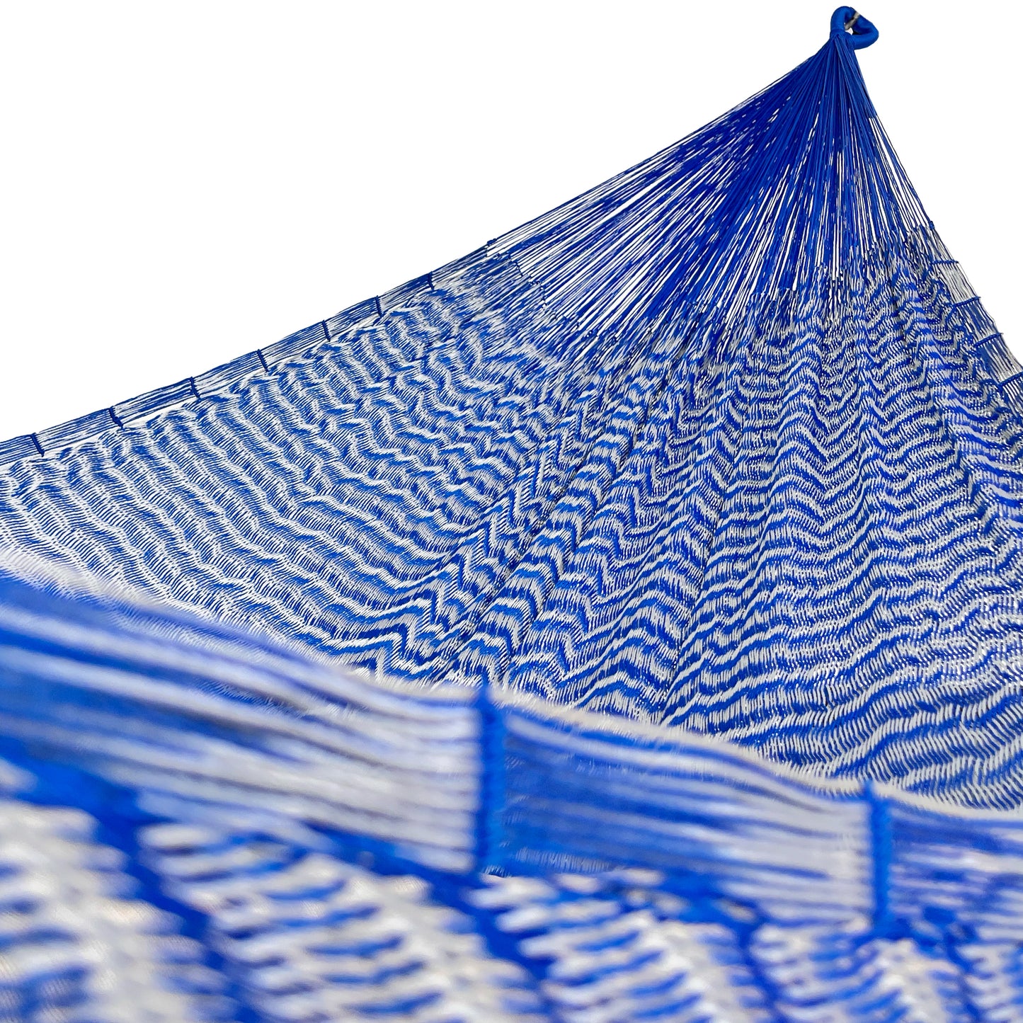 Interior mostrando brazo y tejido de hamaca Yucateca artesanal de nylon hilo 18 color azul y gris
