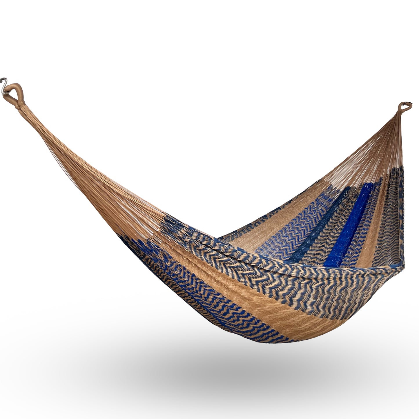 Hamaca Yucateca artesanal de nylon hilo 18 color café dorado y azul colgada y abierta