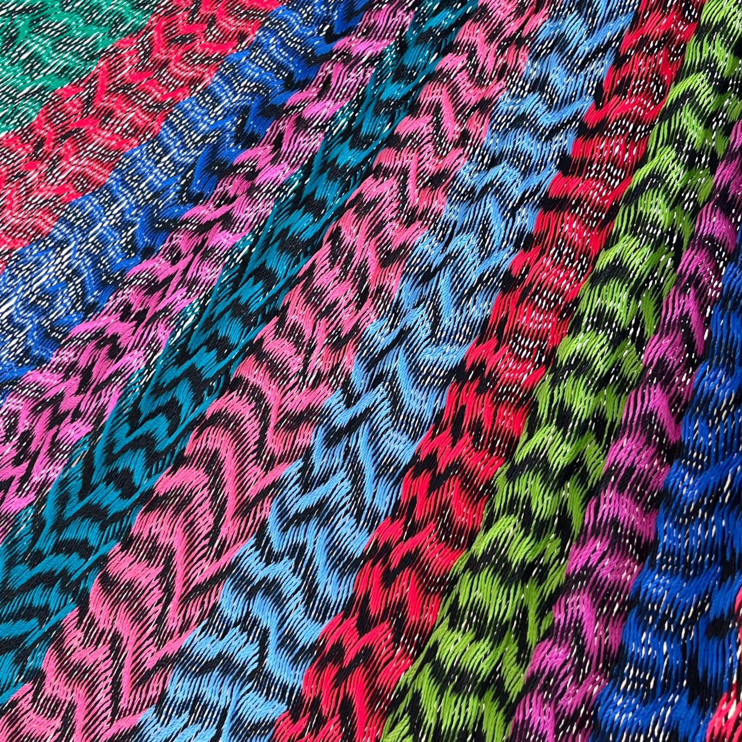 Detalle del tejido de nylon hilo 18 de la hamaca Yucateca artesanal con mezcla de colores