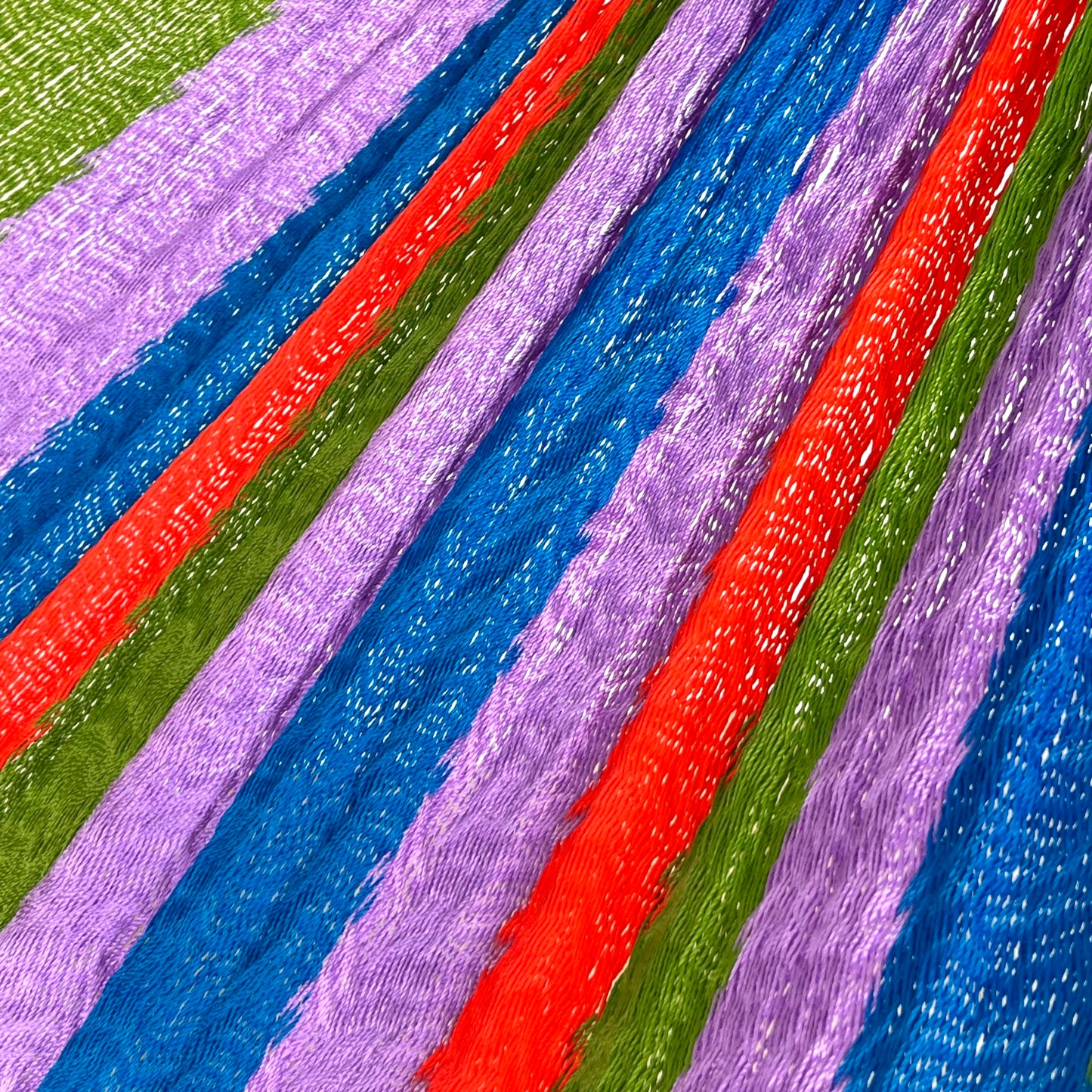 Detalle del tejido de nylon hilo 18 de la hamaca Yucateca artesanal multicolor verde