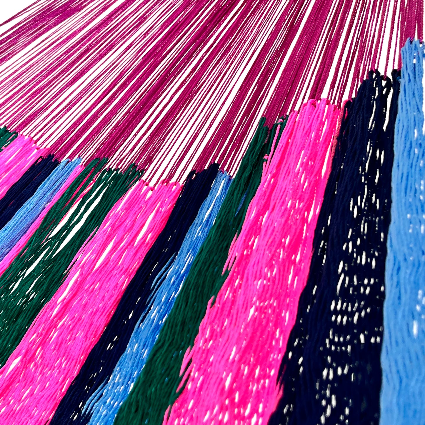 Unión entre cuerpo y brazo de hamaca Yucateca artesanal de nylon hilo 18 multicolor