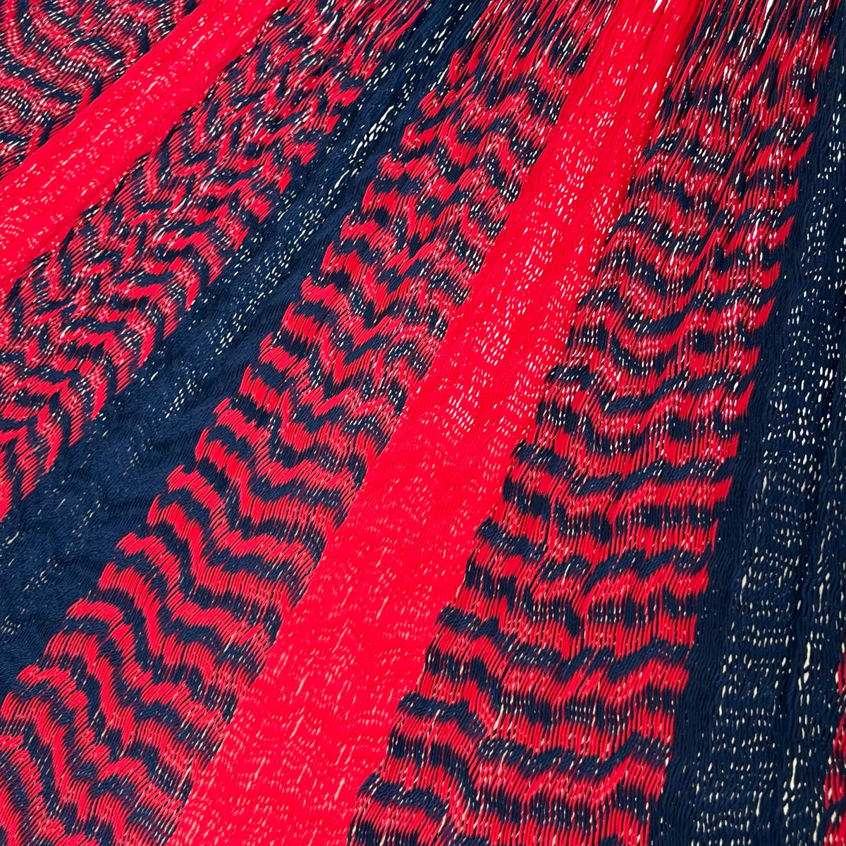 Detalle del tejido de nylon hilo 18 de la hamaca Yucateca artesanal roja