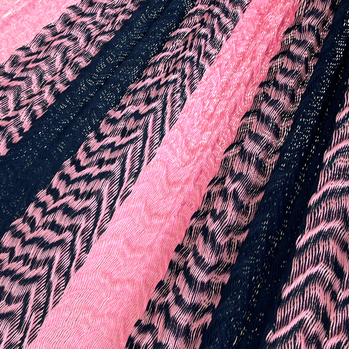 Detalle del tejido de nylon hilo 18 de la hamaca Yucateca artesanal rosa