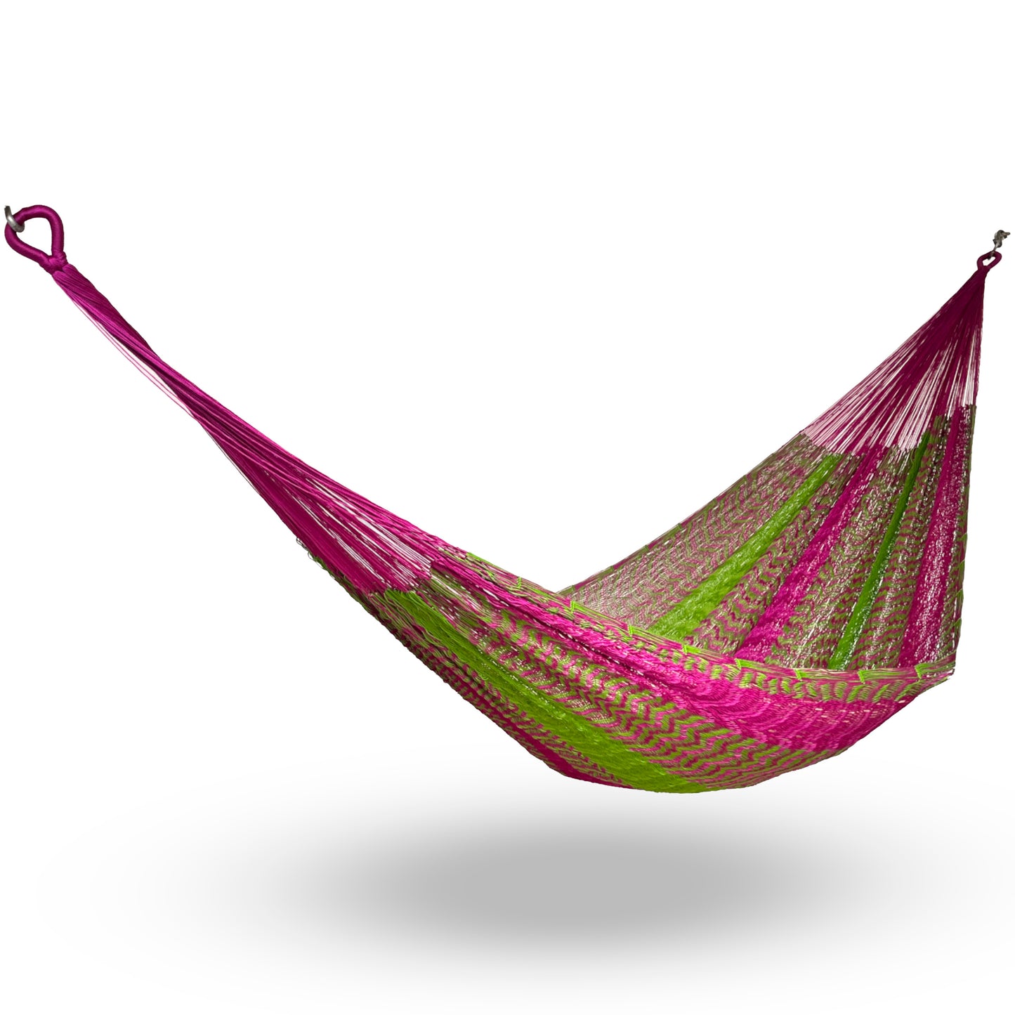 Hamaca Yucateca artesanal de nylon hilo 18 color verde y rosa colgada y abierta