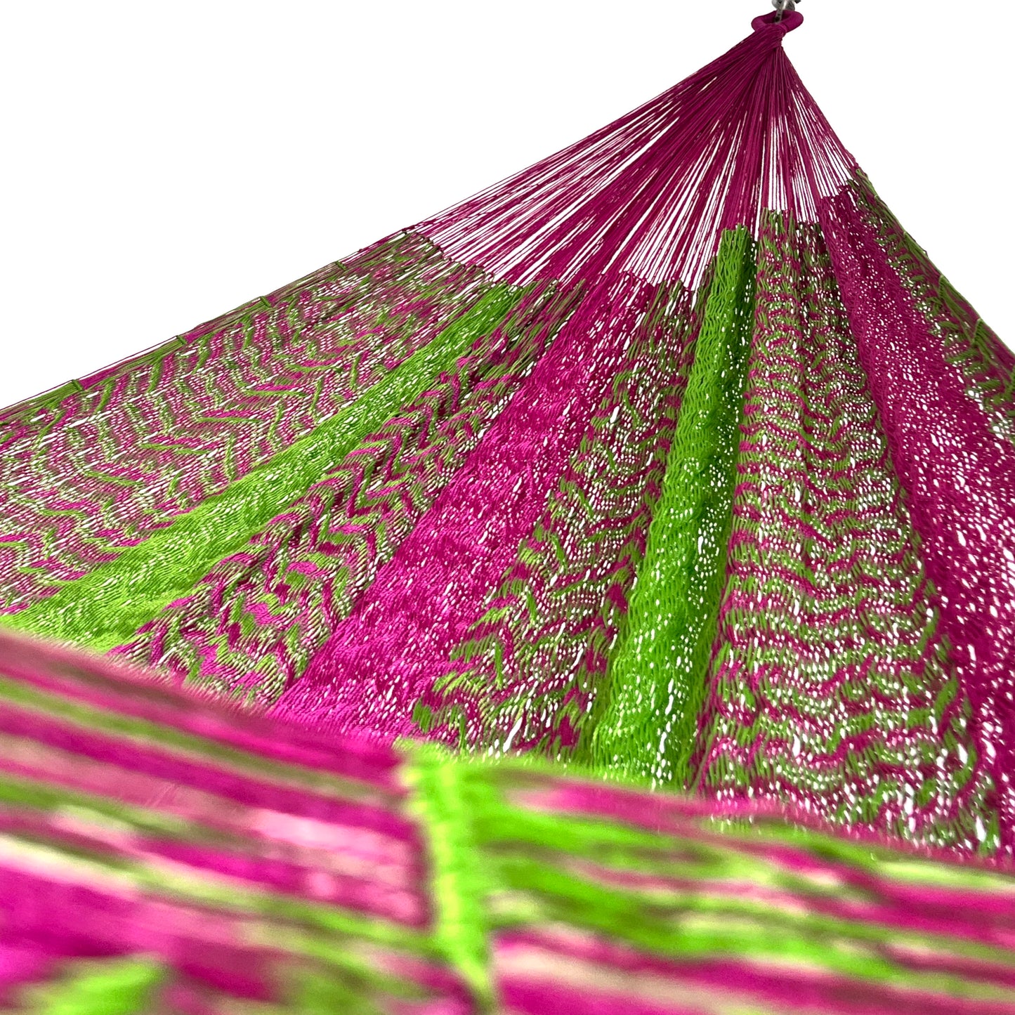 Interior mostrando brazo y tejido de hamaca Yucateca artesanal de nylon hilo 18 color verde y rosa
