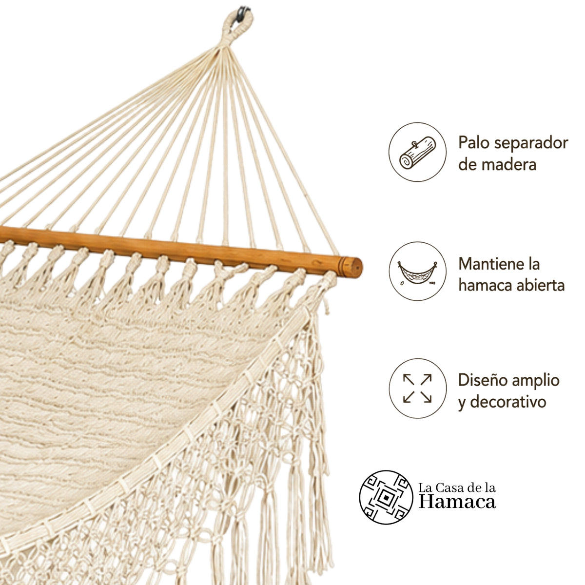 Detalle de la barra separadora de madera de una hamaca yucateca artesanal de nylon, diseñada para mantener abierta la superficie de descanso.