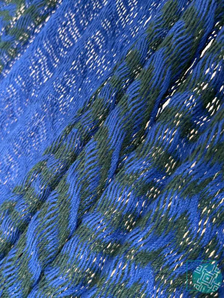 Detalle del tejido de algodón suave de la hamaca Yucateca artesanal modelo Azul