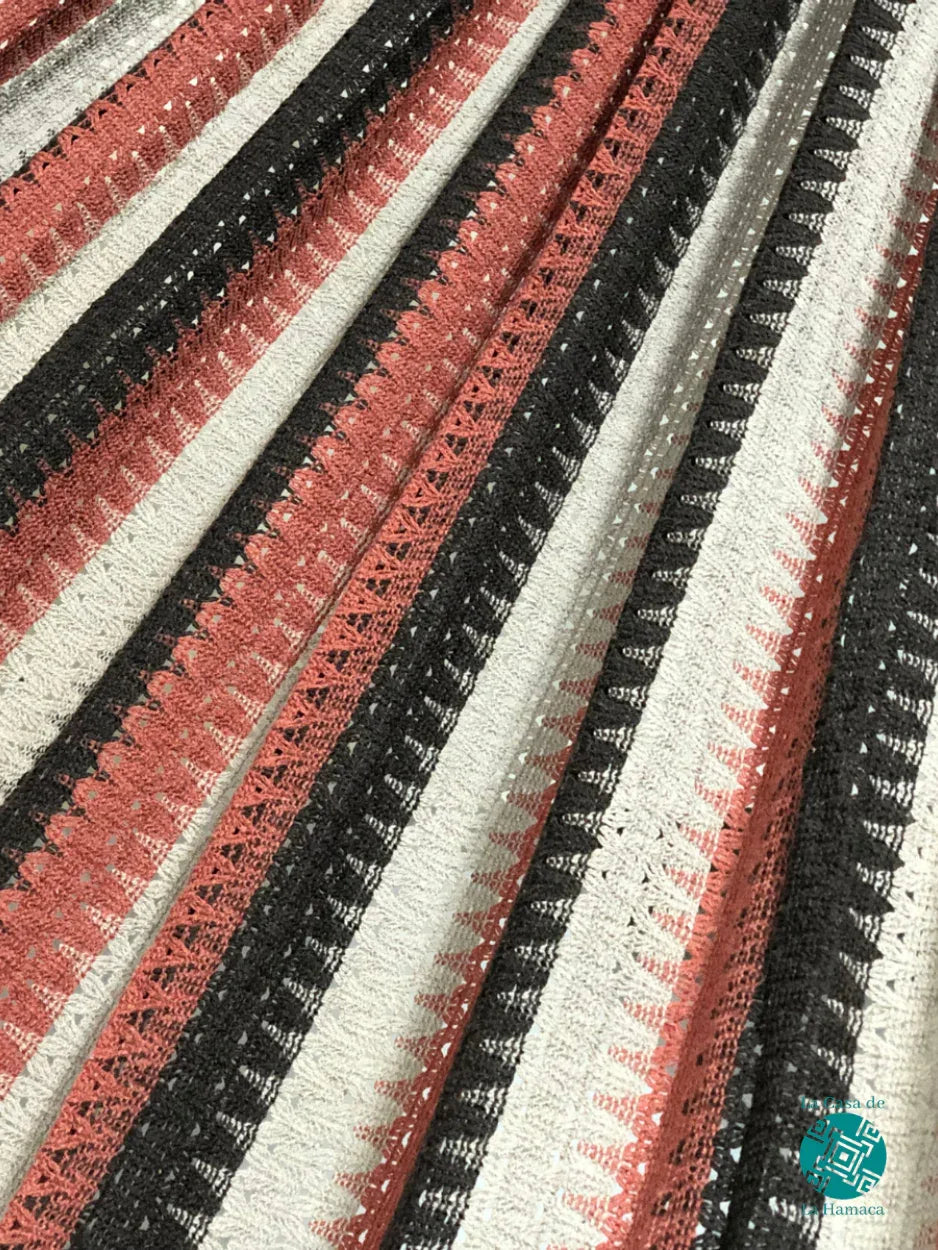 Detalle del tejido de hamaca mexicana mocaccino oscura grande de algodón