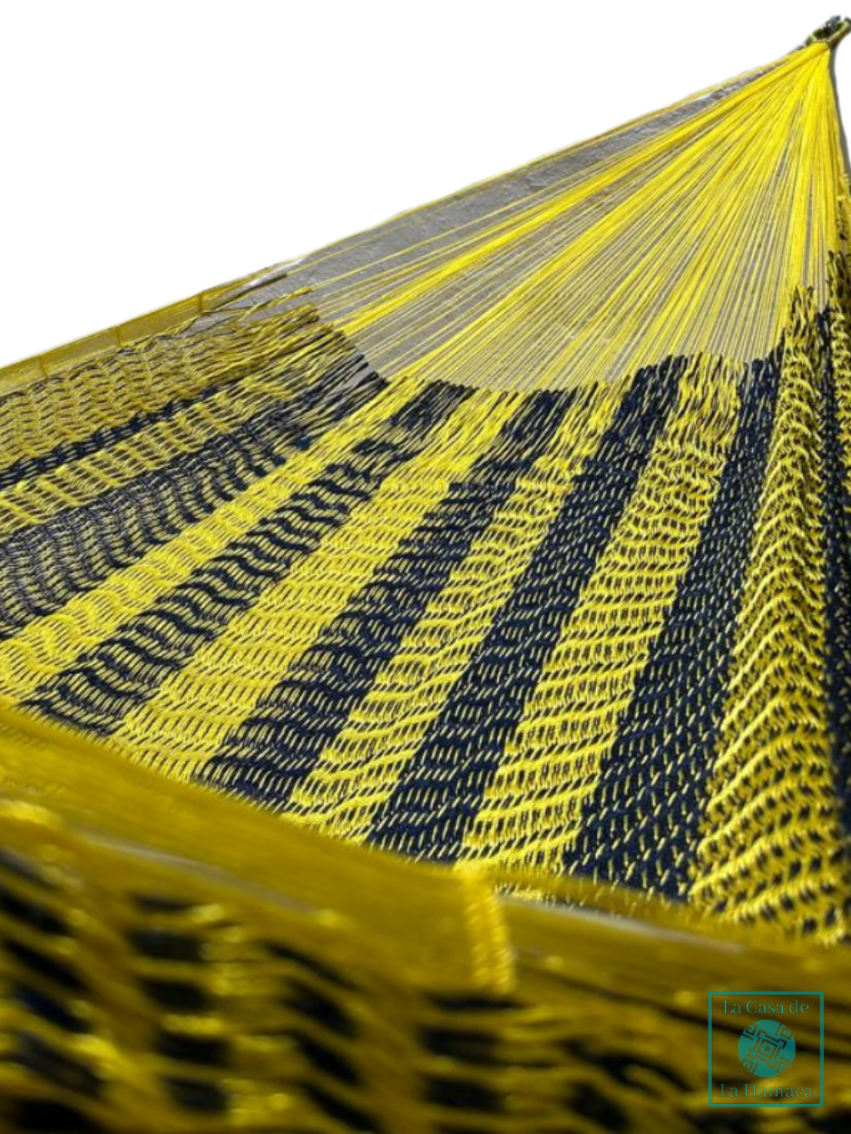 Amarillo y Azul Marino