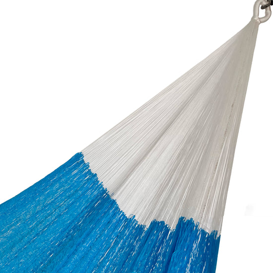 Brazo de hamaca artesanal Yucateca de nylon color azul claro