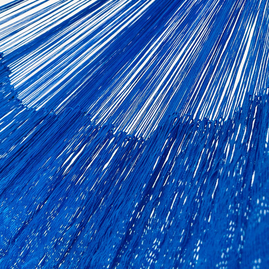 Unión entre cuerpo y brazo de hamaca artesanal Yucateca de nylon color azul