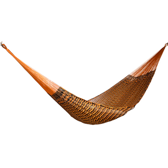 Hamaca artesanal Yucateca de nylon color naranja y negro vista lateral