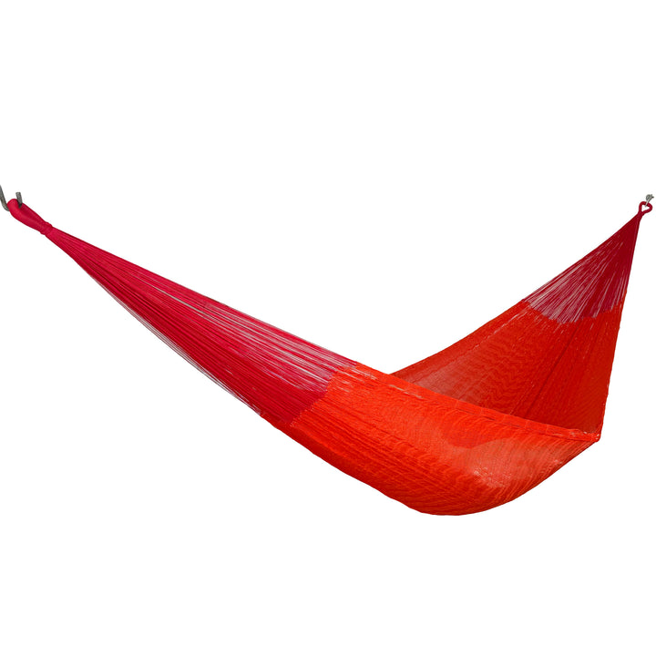 Hamaca artesanal Yucateca de nylon color rojo vista lateral
