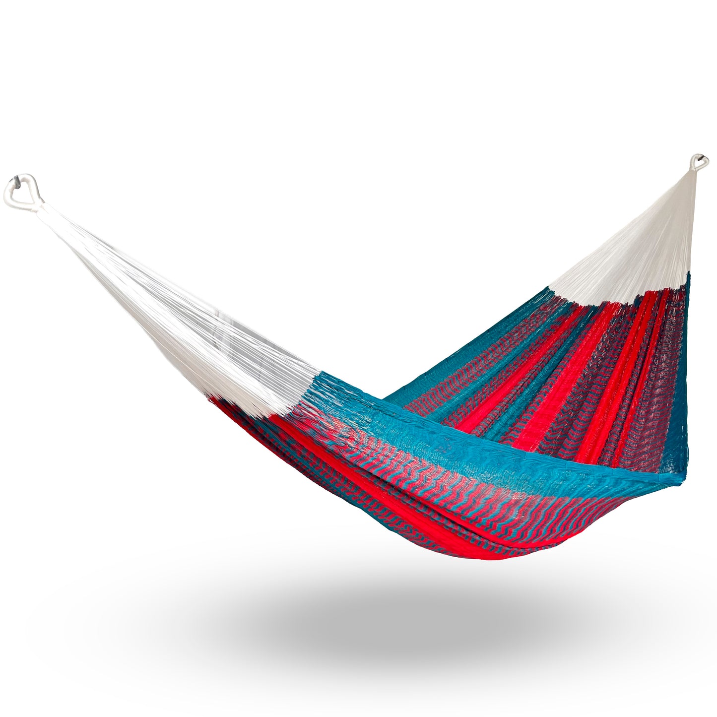 Hamaca artesanal Yucateca de nylon color rojo y azul colgada y abierta