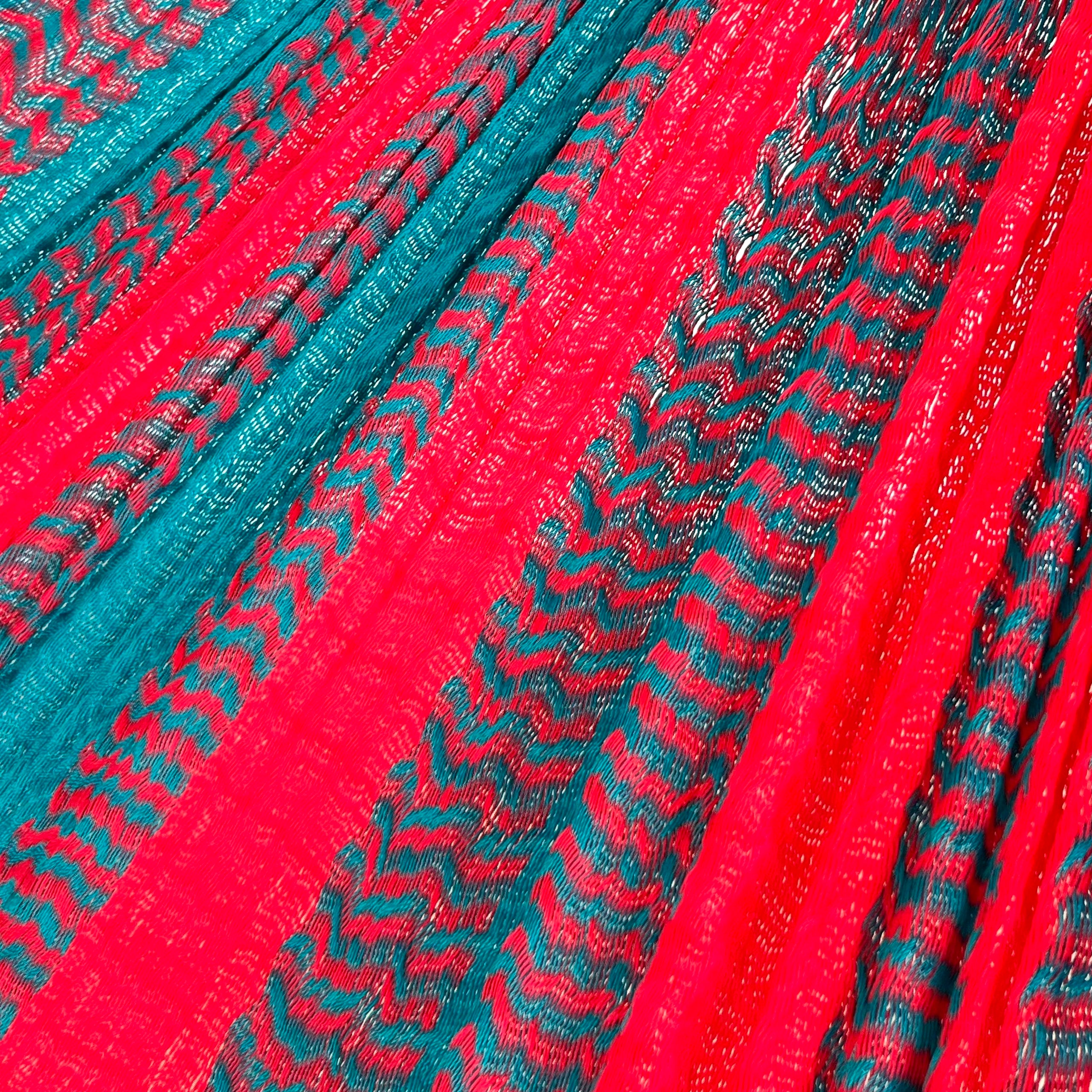 Detalle del tejido de nylon de la hamaca artesanal Yucateca rojo y azul