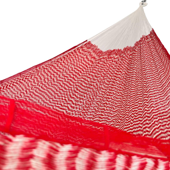 Interior de hamaca artesanal Yucateca de nylon color rojo y blanco
