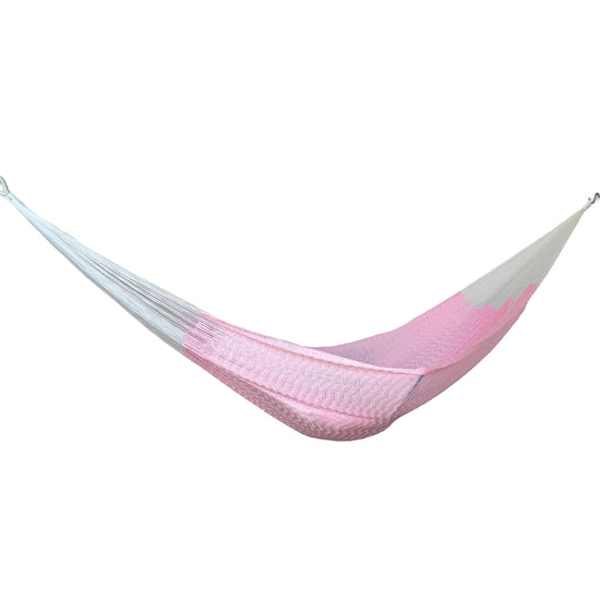 Hamaca artesanal Yucateca de nylon color rosa vista lateral