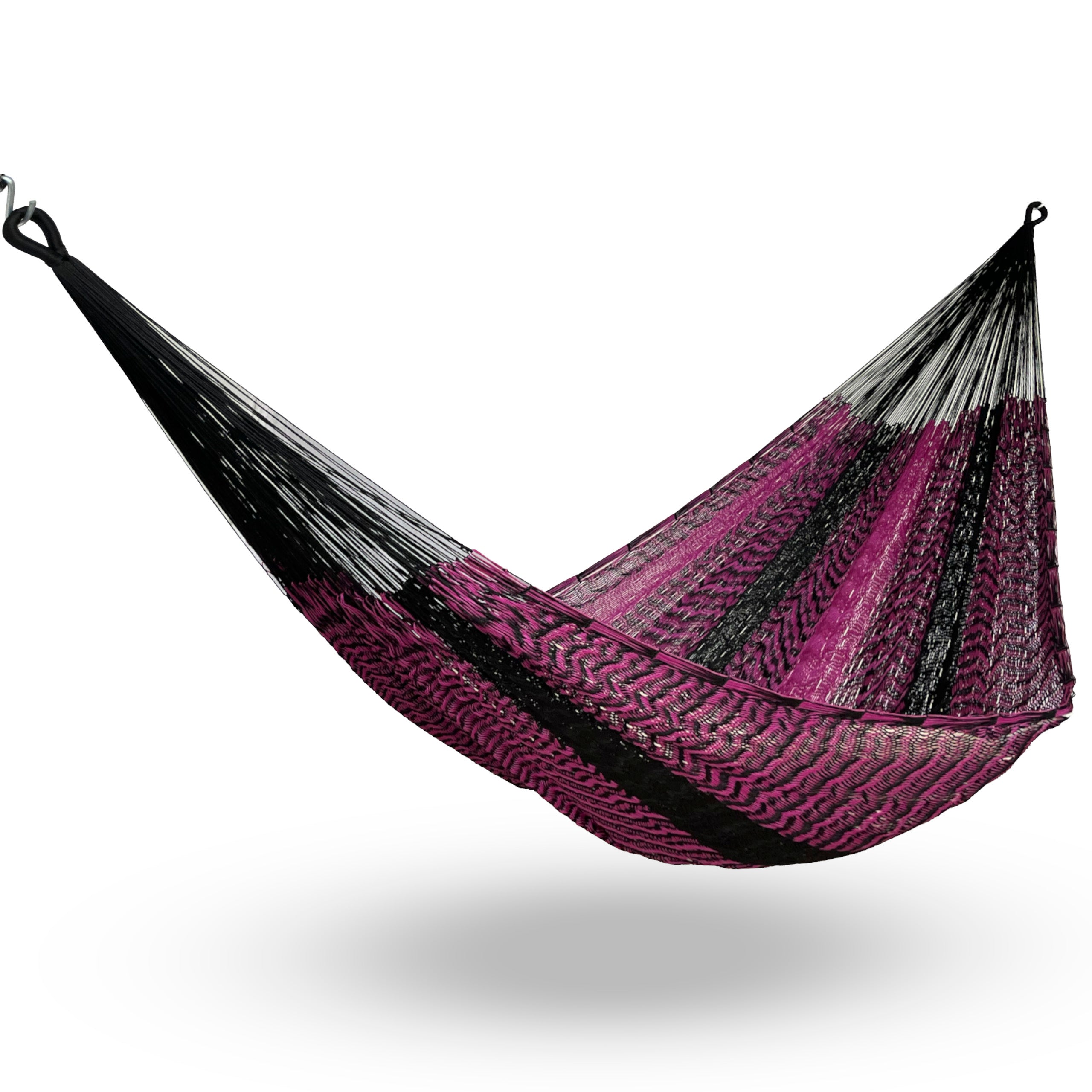 Hamaca artesanal Yucateca de nylon color rosa y negro colgada y abierta