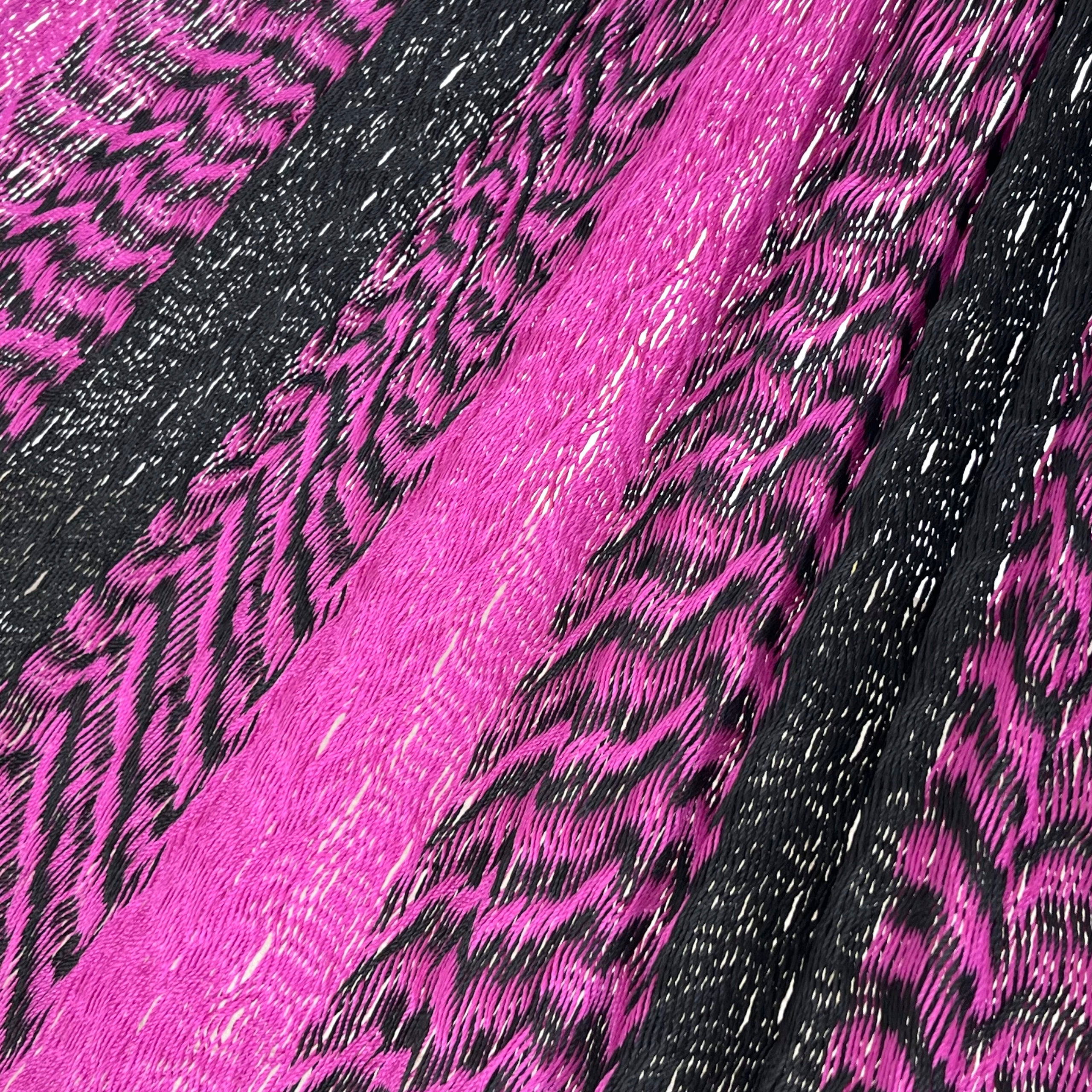 Detalle del tejido de nylon de la hamaca artesanal Yucateca rosa y negro