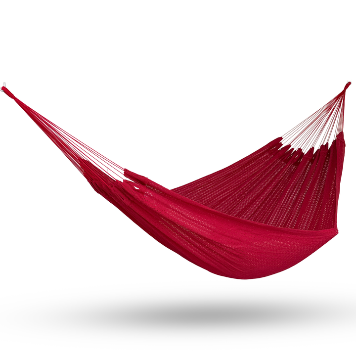 Hamaca Mexicana roja king size colgada y abierta