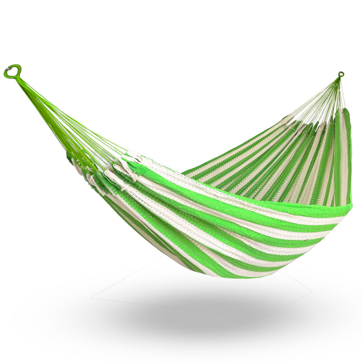 Hamaca Mexicana verde king size colgada y abierta
