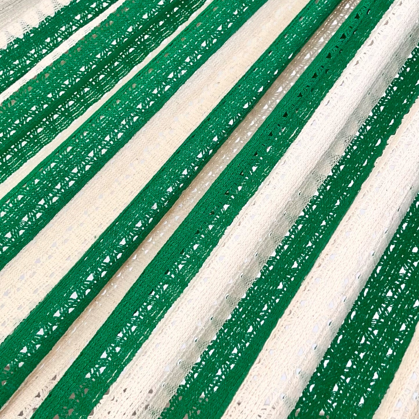 Detalle del tejido de la hamaca Mexicana verde oscuro