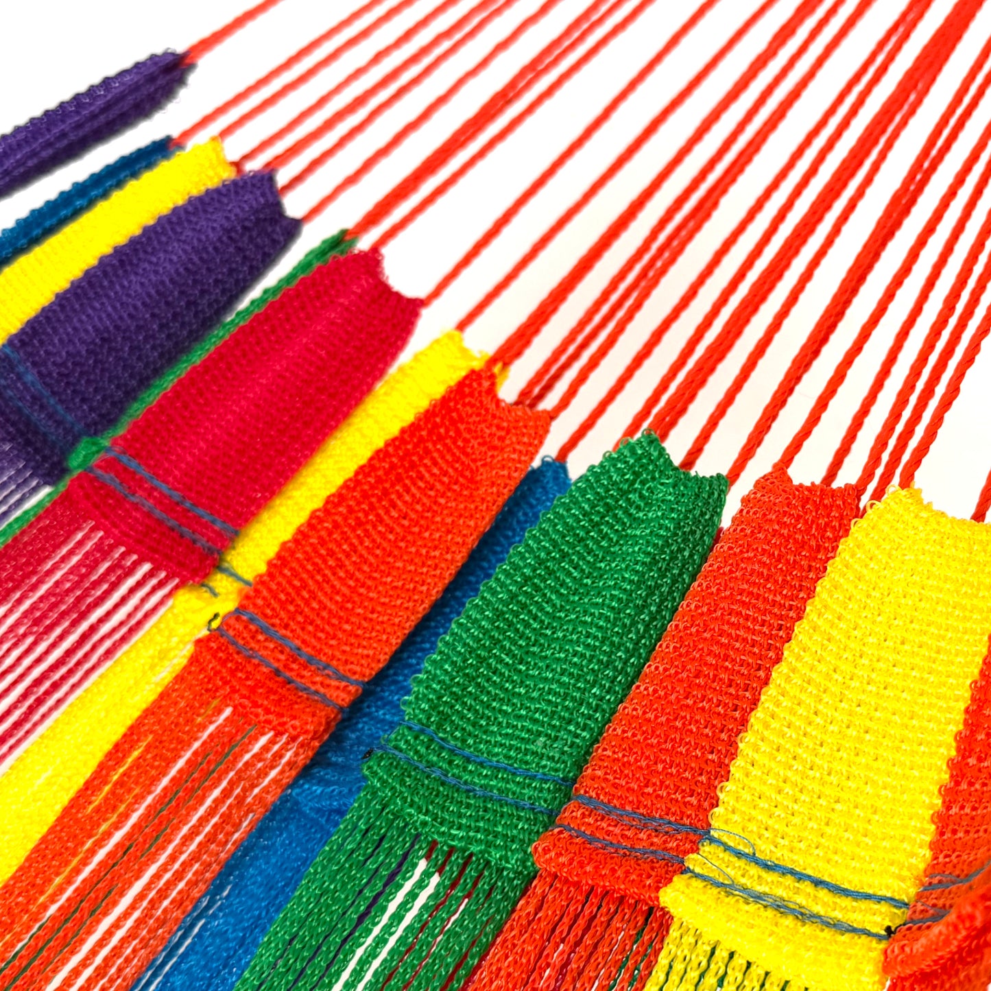 Unión entre cuerpo y brazo de hamaca tipo red de nylon king size arcoíris