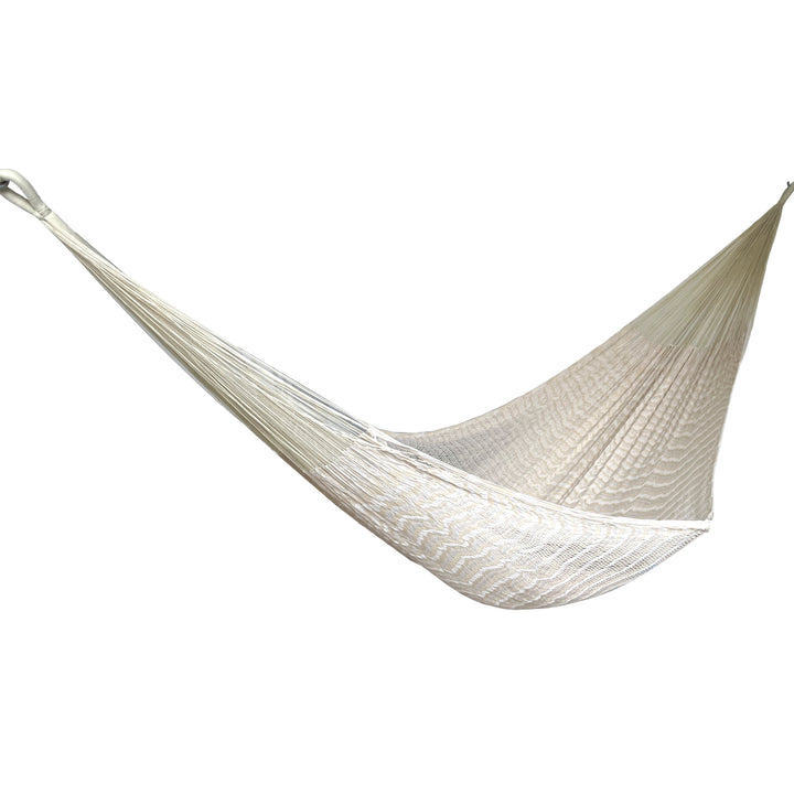 Hamaca yucateca artesanal de algodón king size color blanco vista de lado