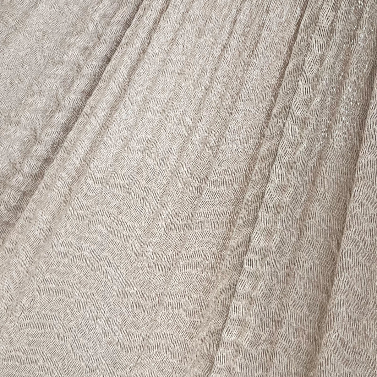 Primer plano del tejido de algodón de una hamaca yucateca artesanal matrimonial color beige oscuro