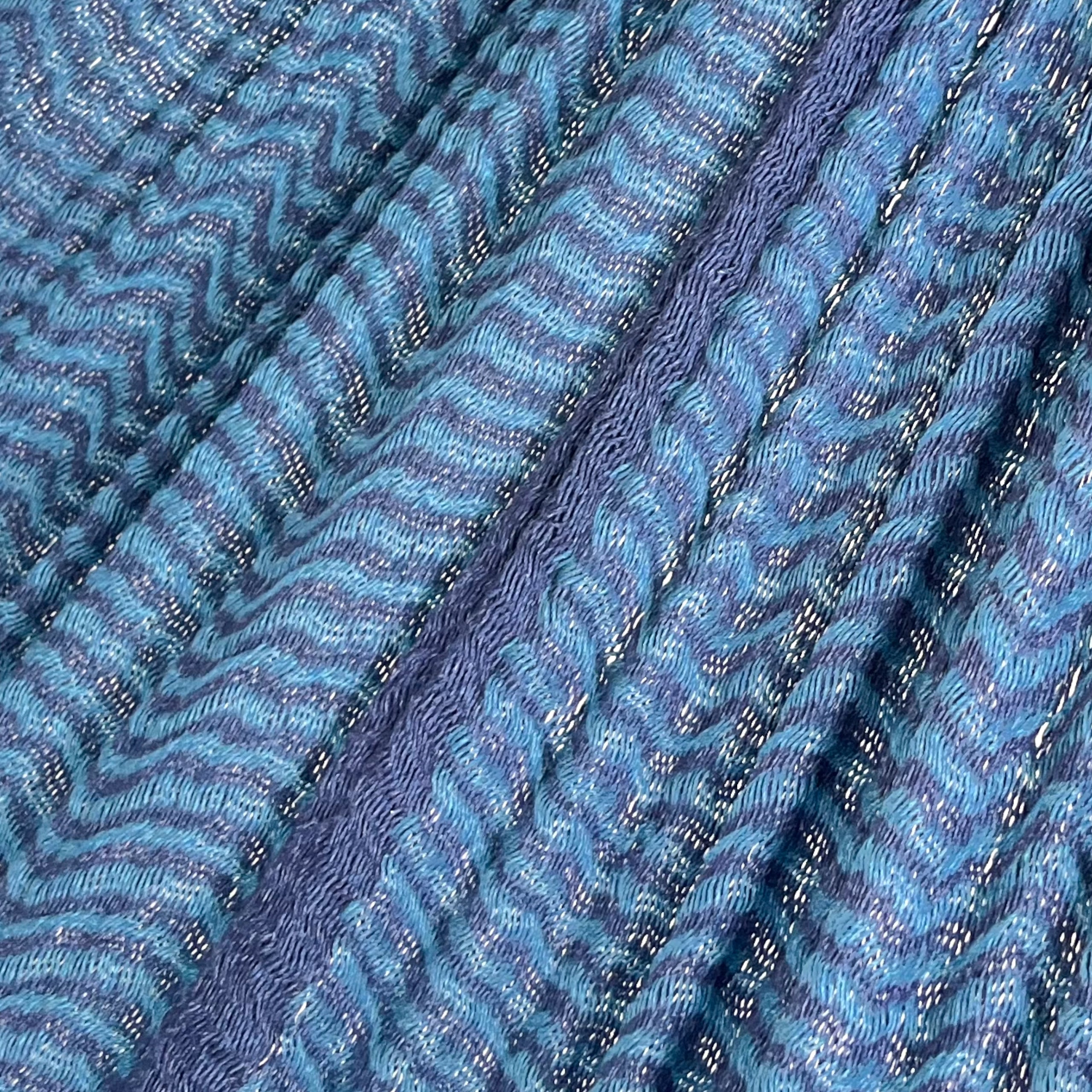 Detalle del tejido de algodón suave de la hamaca Yucateca artesanal azul marino