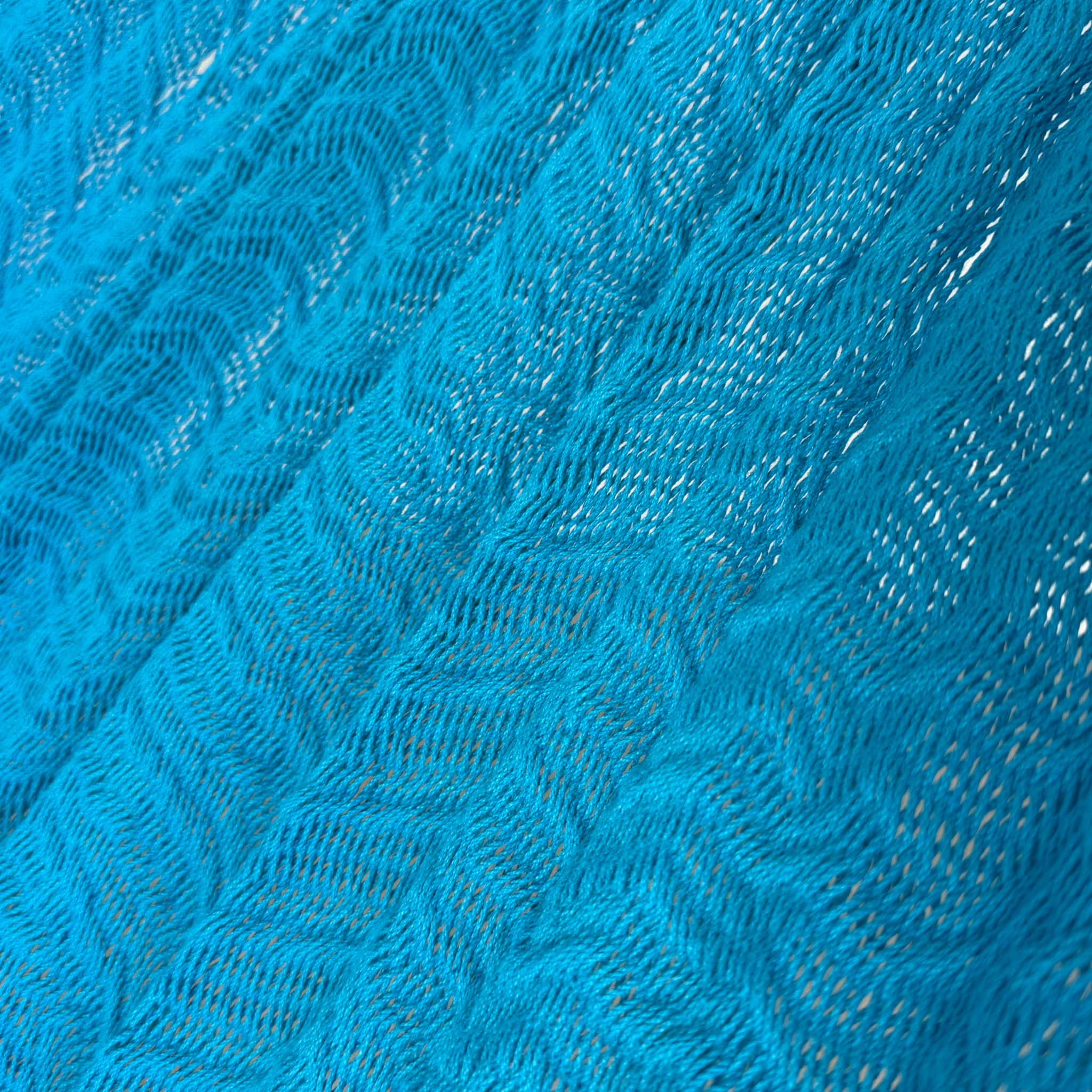 Detalle del tejido de algodón suave de hamaca Yucateca artesanal azul