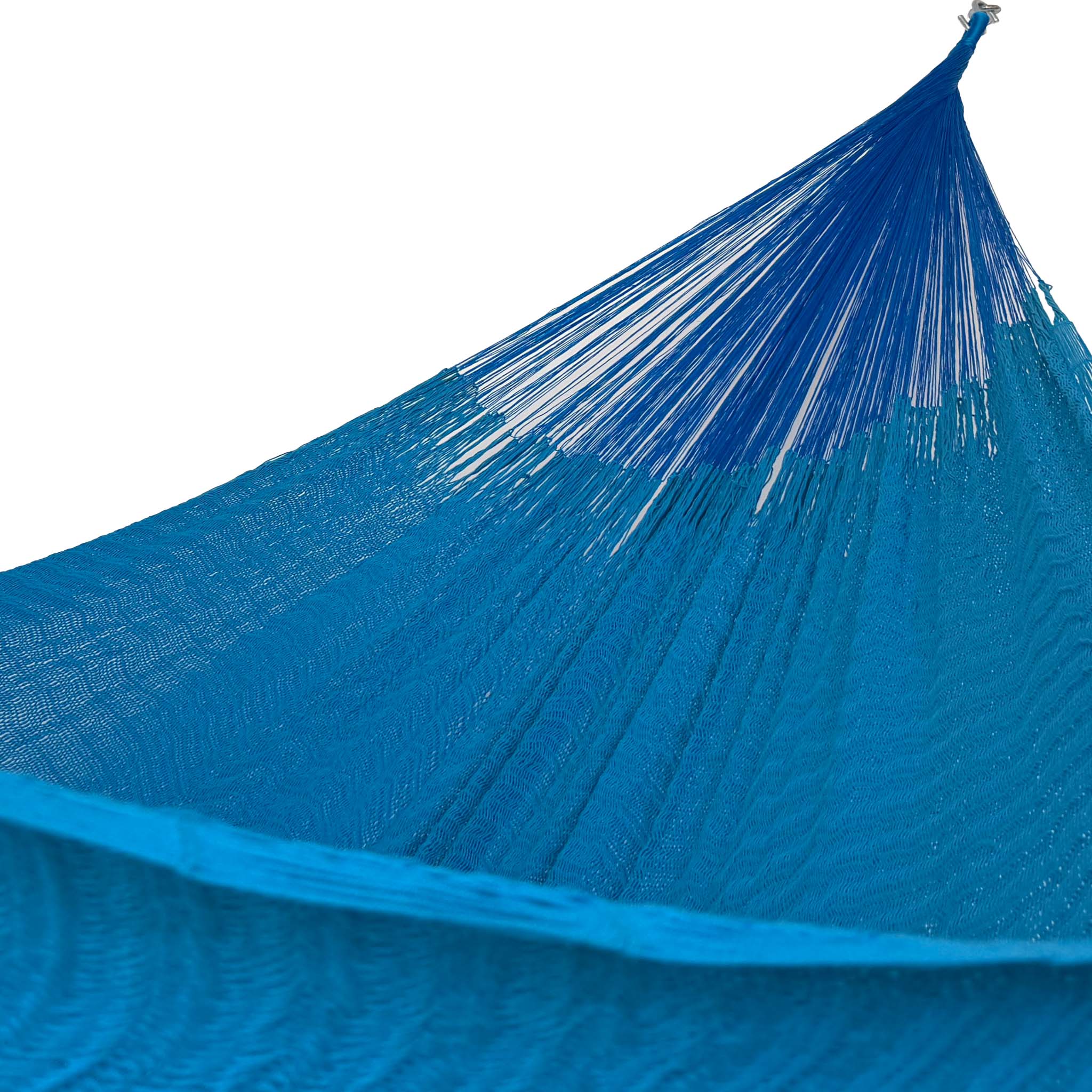 Interior de hamaca Yucateca de algodón suave azul mostrando el tejido y el brazo