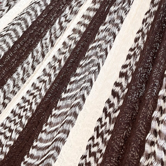 Detalle del tejido de algodón suave de la hamaca Yucateca artesanal café