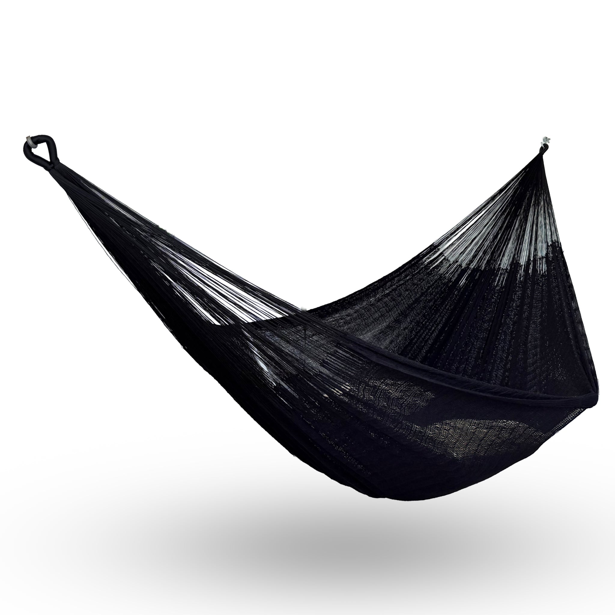 Hamaca Yucateca artesanal de algodón suave color negro colgada y abierta
