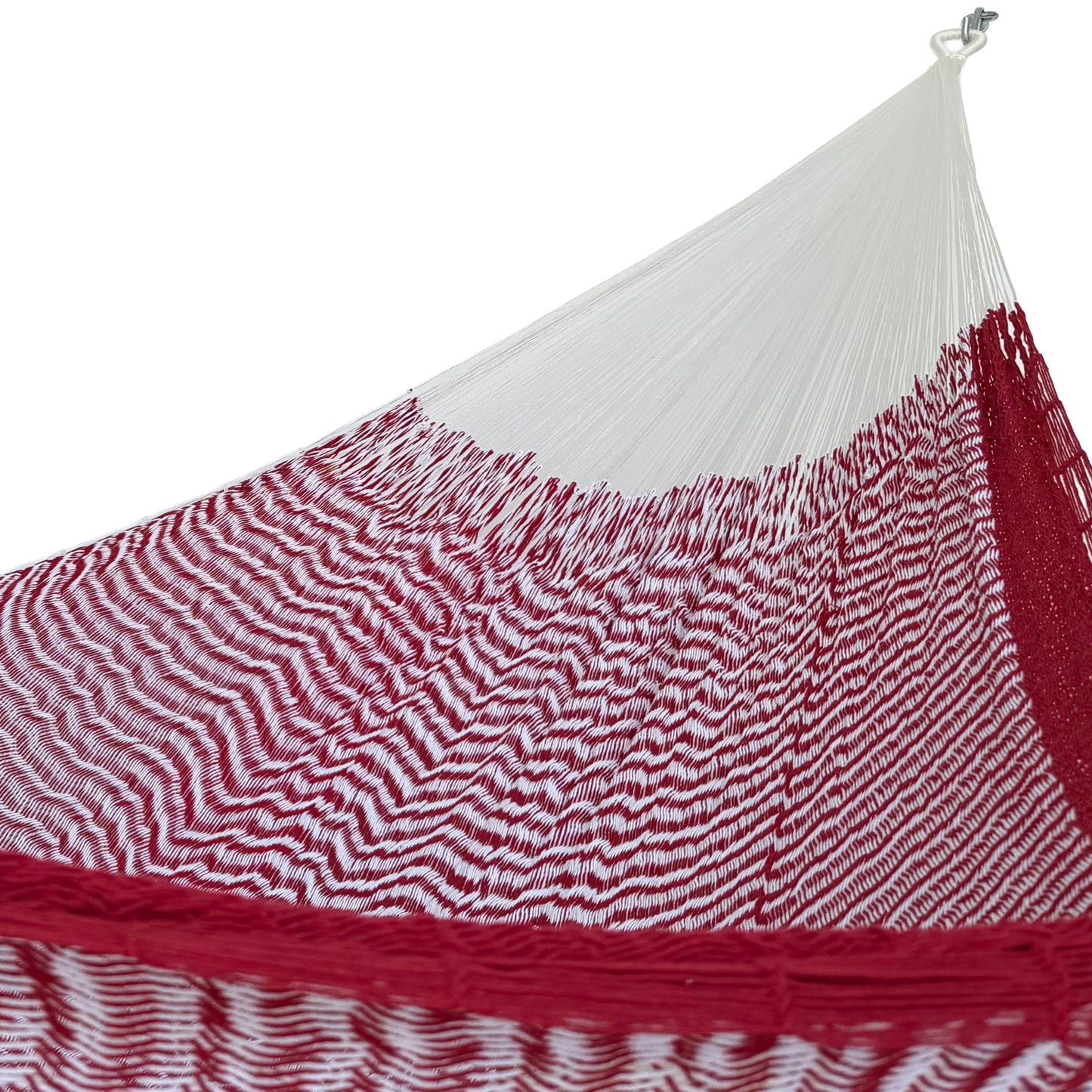 Interior de hamaca Yucateca de algodón suave rojo y blanco mostrando el tejido y el brazo
